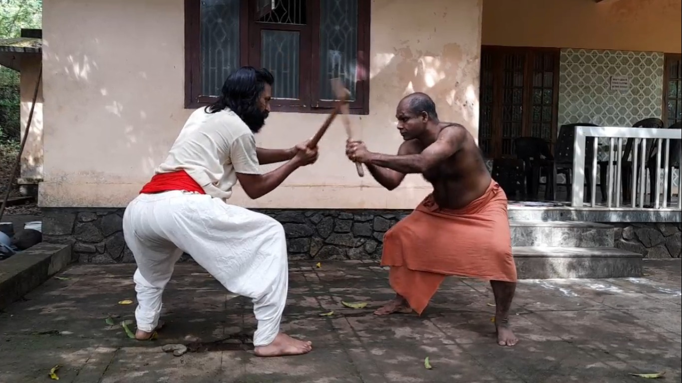 Gurukkal Mukkuswamy weapons practice